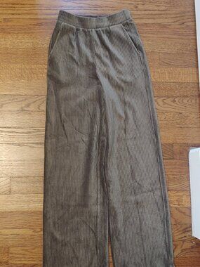 Uniqlo Wide Leg Pull On Corduroy Pants